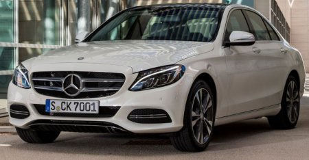 ���������� ���������� ������ ������� �������������� ������� Mercedes-Benz C200 4MATIC