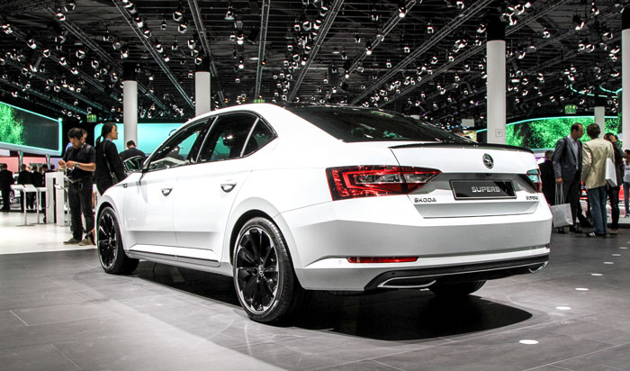 Skoda Superb 2016 ����